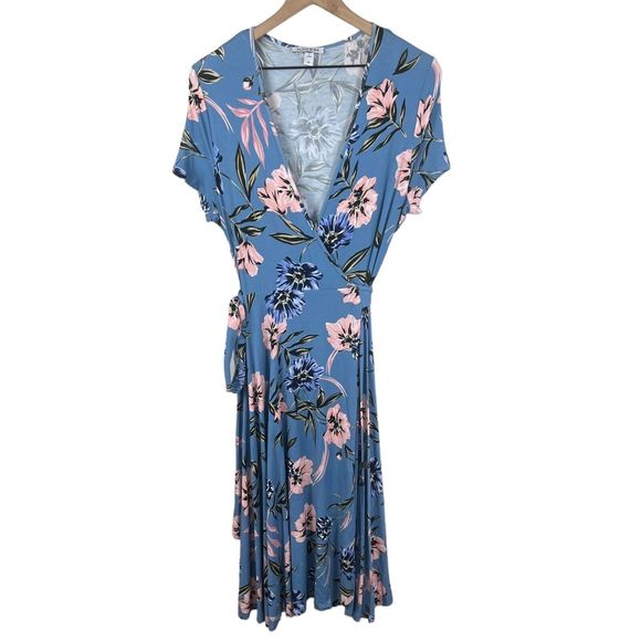 Yumi Kim Blue Floral Short Sleeve V Neck Joyful Maternity Wrap Midi Dress Medium - Picture 1 of 5